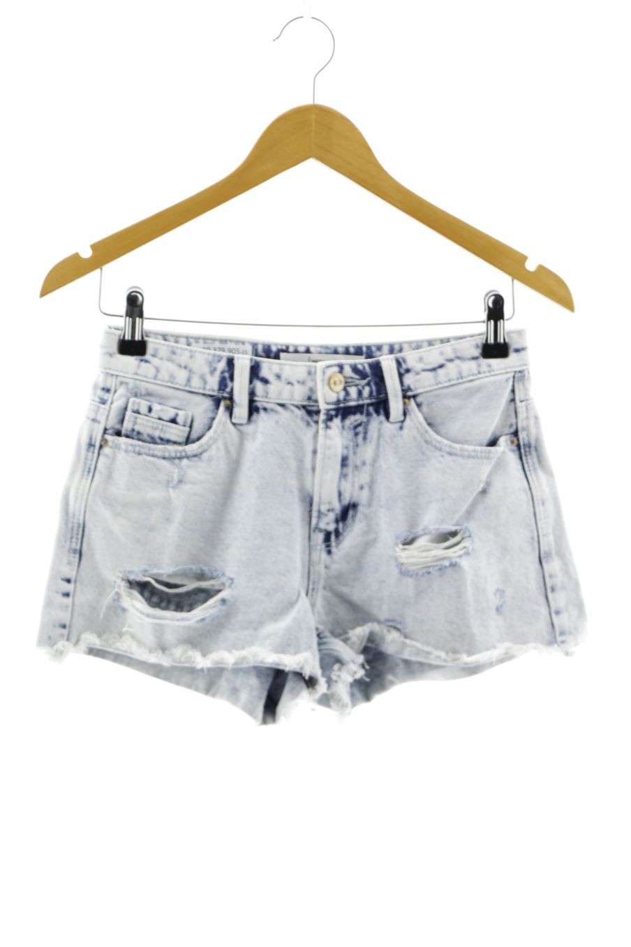 Pantalón corto de Stradivarius de la talla 34, de color azul de ropa vaquera