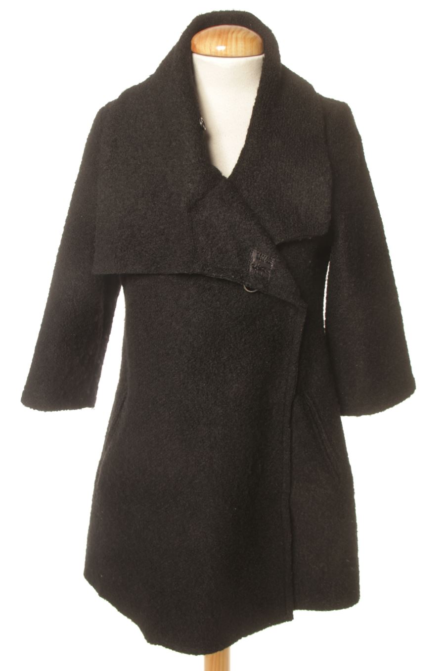 Manteau Amichi de la taille S, de couleur noir