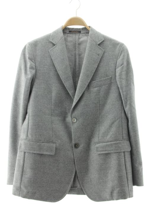 Costume