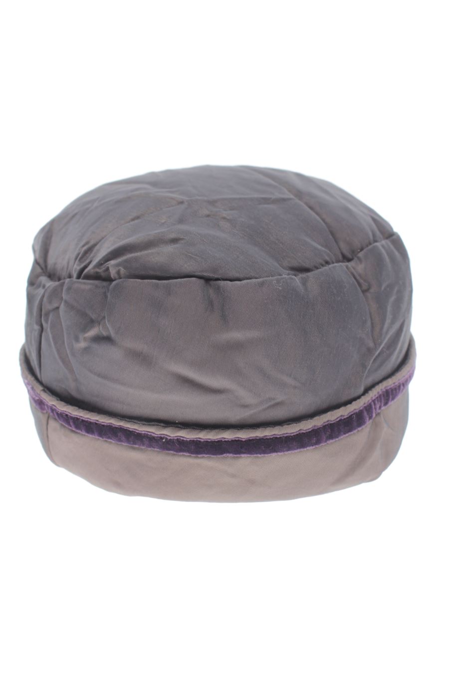 Bonnet Confetti de la taille 49 cms avec une étiquette