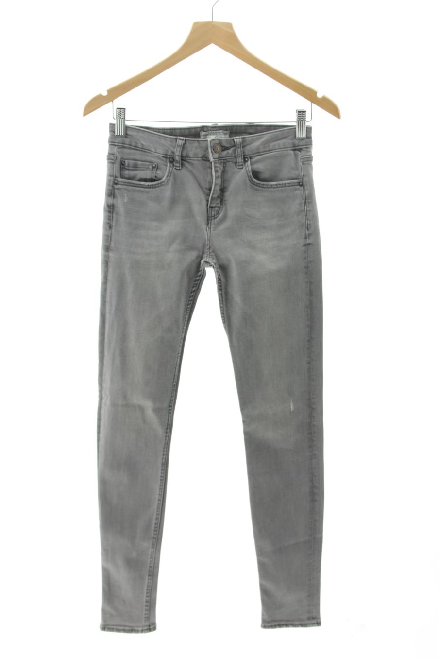 Jeans Zara de la taille 36, de couleur gris