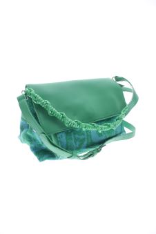 Bolso de Hombro Mediano Desigual