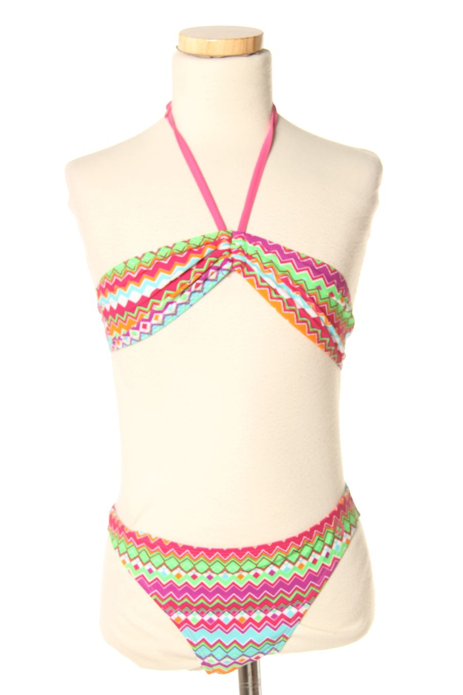 Maillot de bain Ras de la taille 14 ans avec une étiquette
