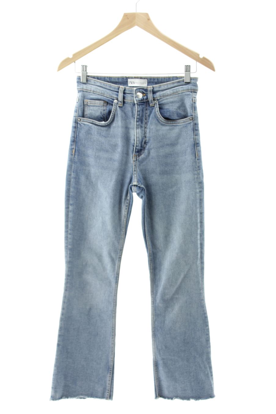 Jeans Zara de la taille 36, de couleur bleu de denim