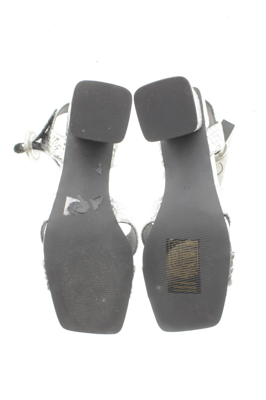 Sandalias tacon de SIXTYSEVEN de la talla 38, de color plateado de