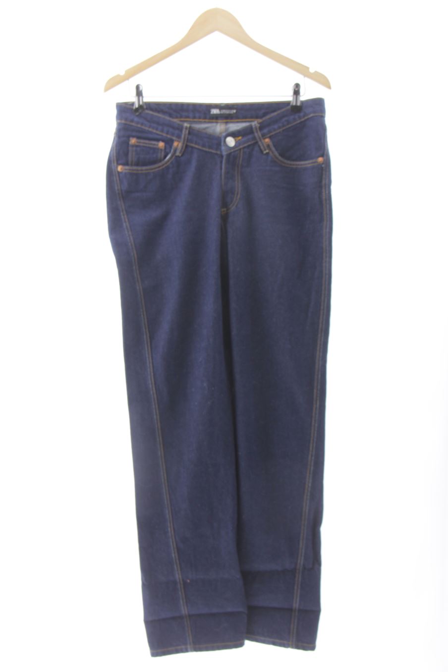 Jeans Zara de la taille 38, de couleur bleu de denim