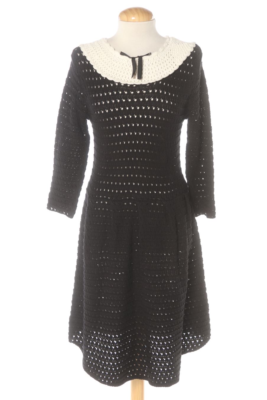 Robe casual Zara de la taille L, de couleur noir