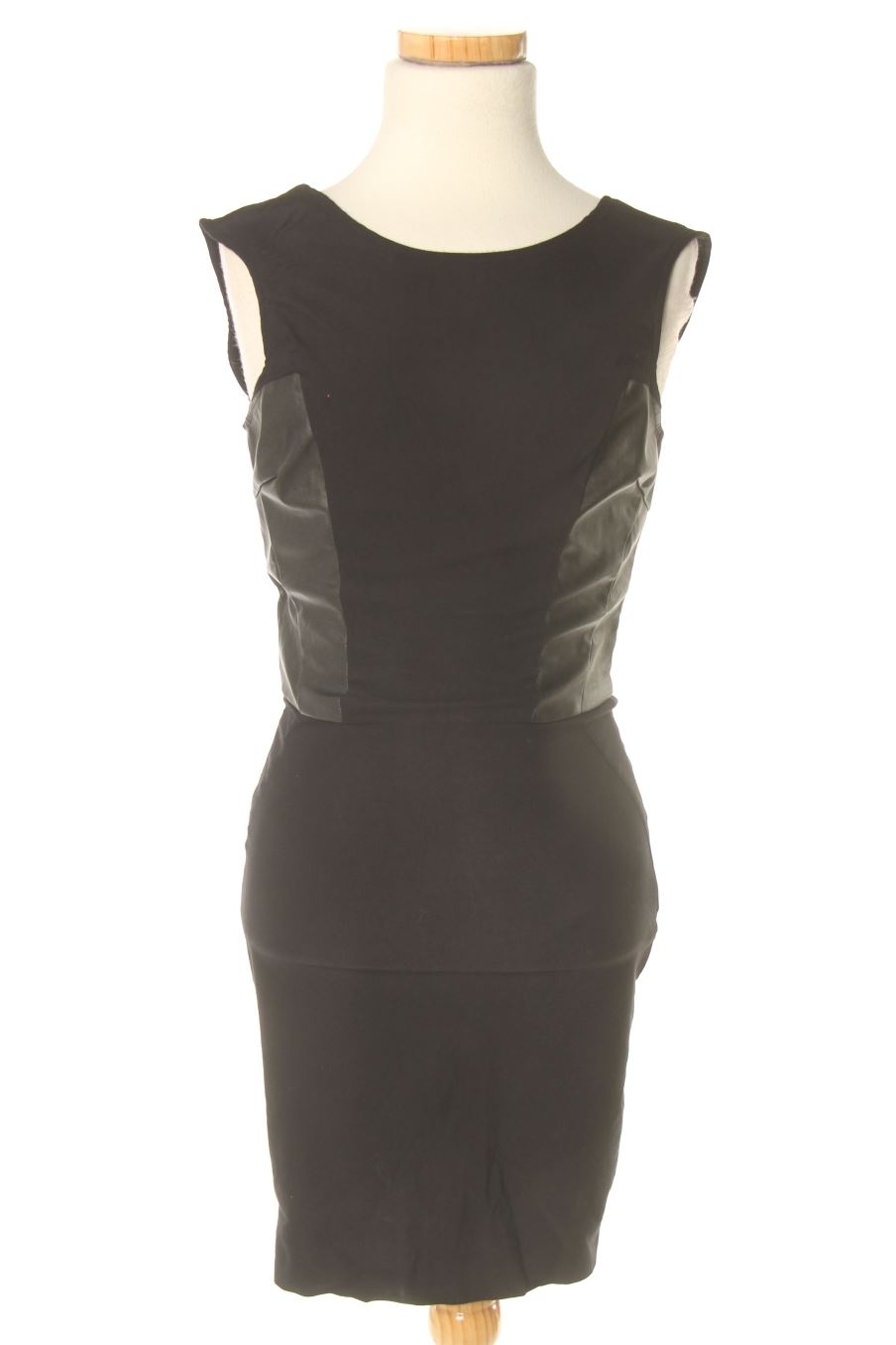 Einfaches Kleid von Bershka Größe S, Farbe Schwarz, für