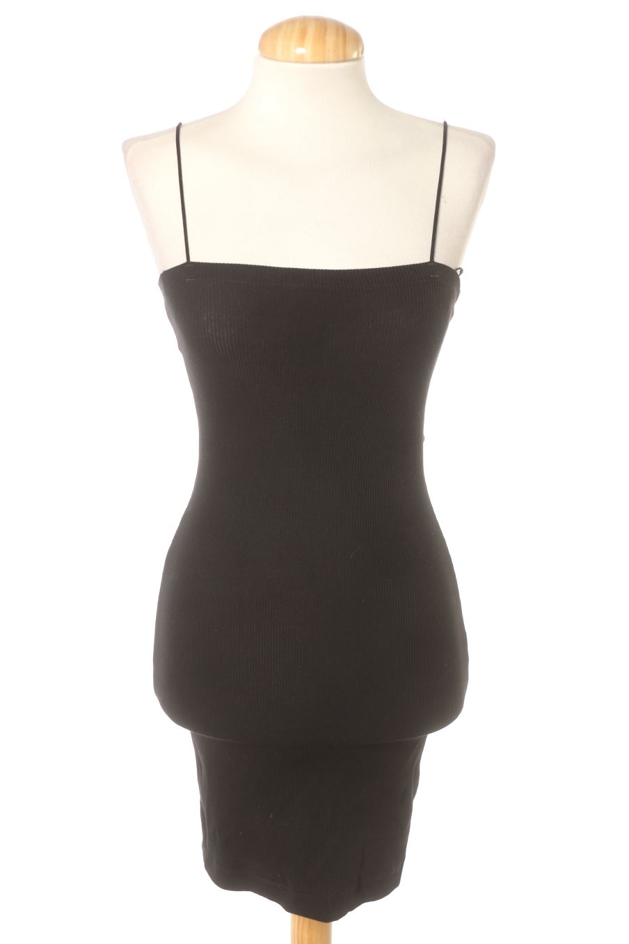 Vestido casual de Zara de la talla S, de color negro