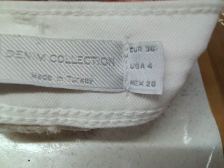 Jeans Bershka de la taille 36, de couleur blanc de denim