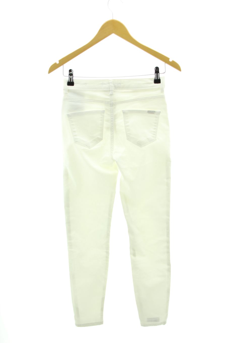 Jeans Bershka de la taille 36, de couleur blanc de denim