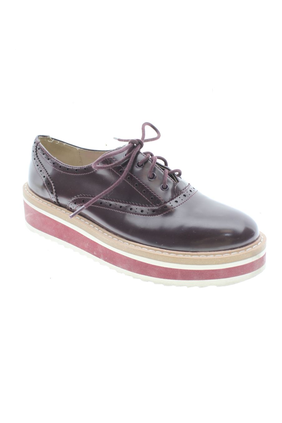Zapatos planos de Zara de la talla 38, de color burdeos de