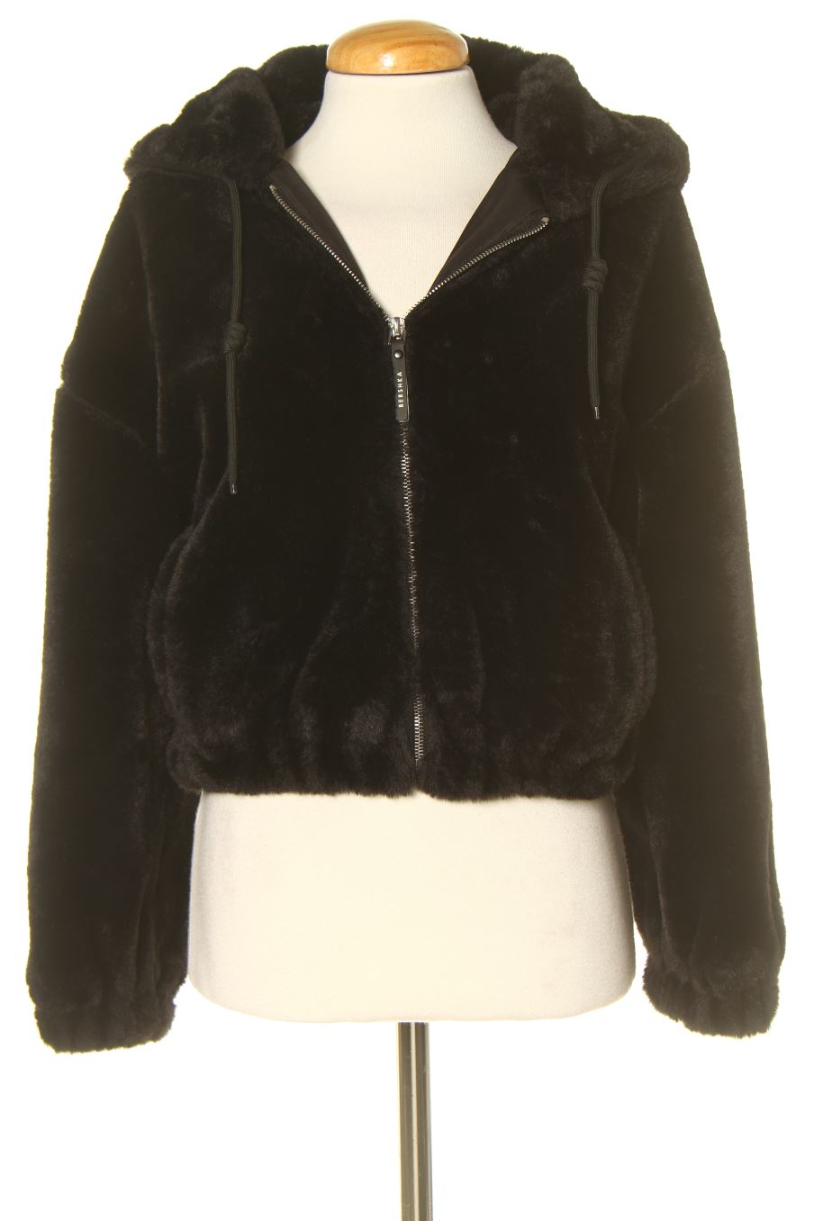 Blouson Bershka de la taille XS, de couleur noir