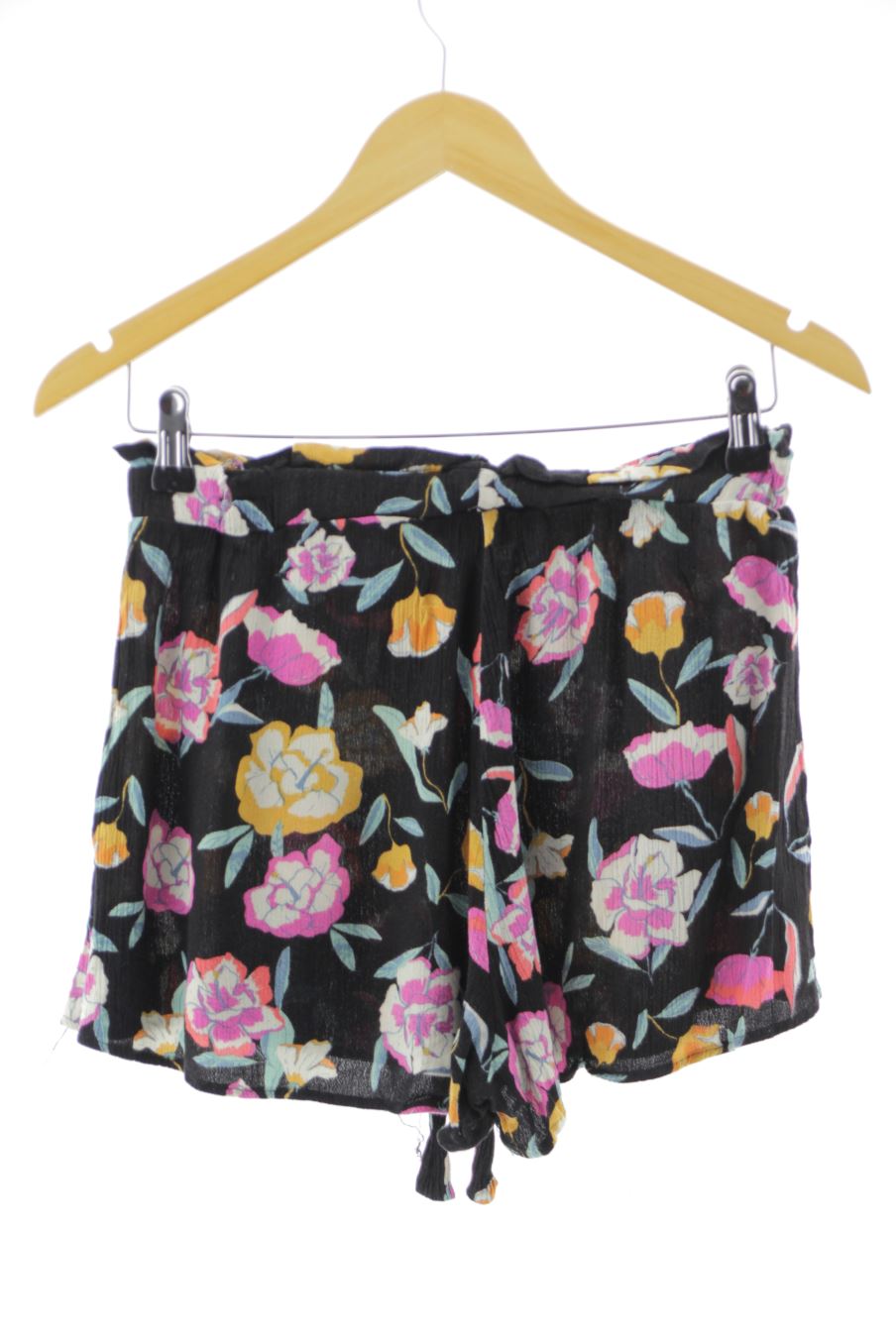 Shorts Pull & Bear de la taille M, de couleur fleurs