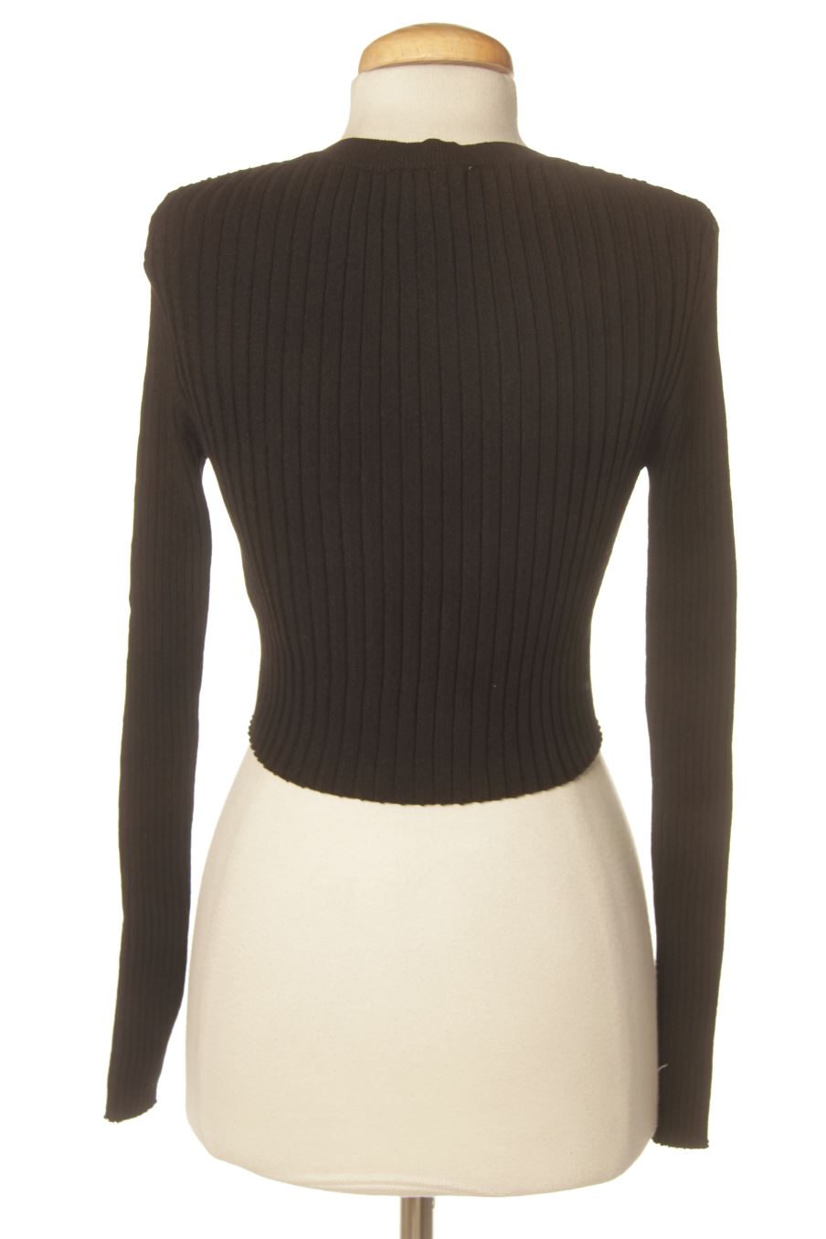 Pull Zara de la taille M, de couleur noir