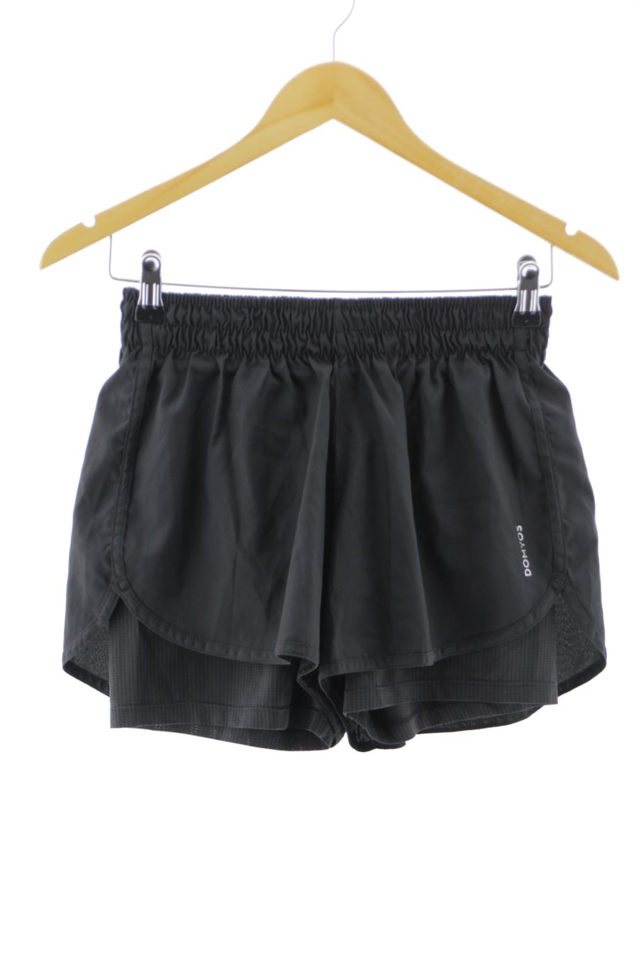 Pantalones cortos de deporte de Domyos (DECATHLON) de la talla 34, de color negro