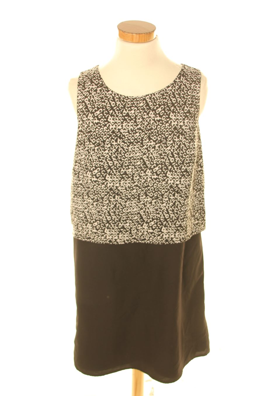 Robe casual Street one de la taille 38, de couleur noir