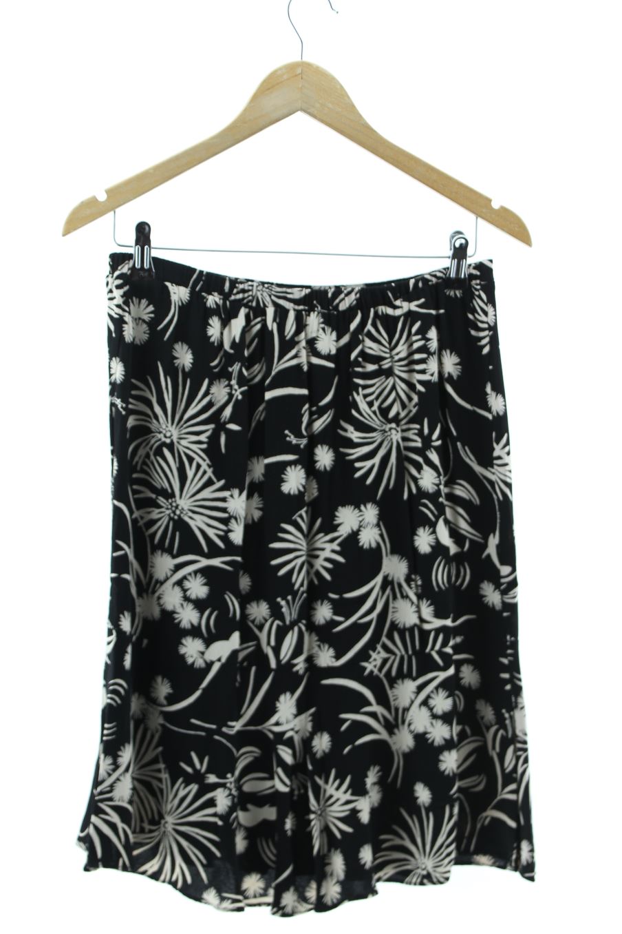 Jupe Caroll de la taille 40, de couleur noir