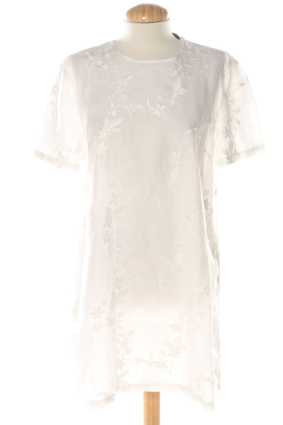 Robe casual Zara de la taille M, de couleur blanc