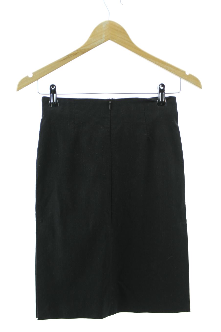 Falda de Zara de la talla 36, de color negro