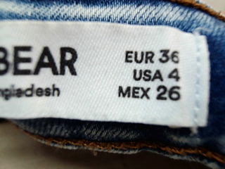 Jeans Pull & Bear de la taille 36, de couleur bleu de denim