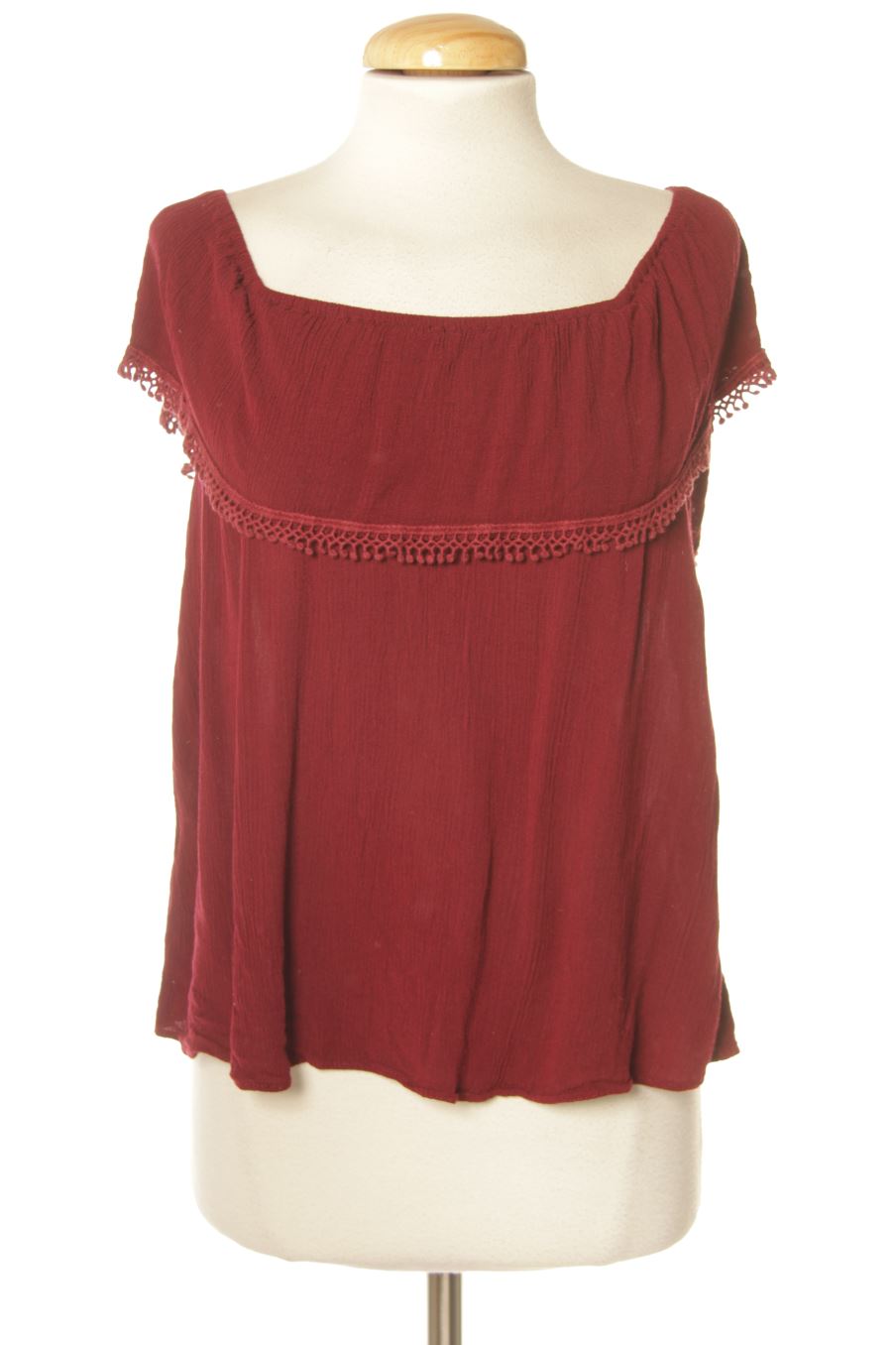 Top Stradivarius de la taille M, de couleur bordeaux