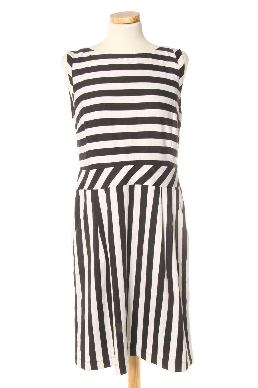 Robe casual Street one de la taille 38, de couleur rayures