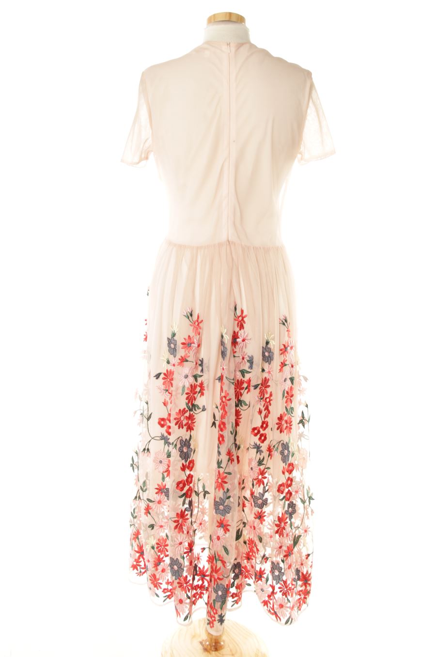 Robe Maje de la taille M, de couleur fleurs