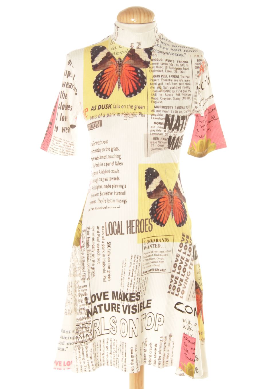 Robe casual Desigual de la taille M, de couleur imprimés