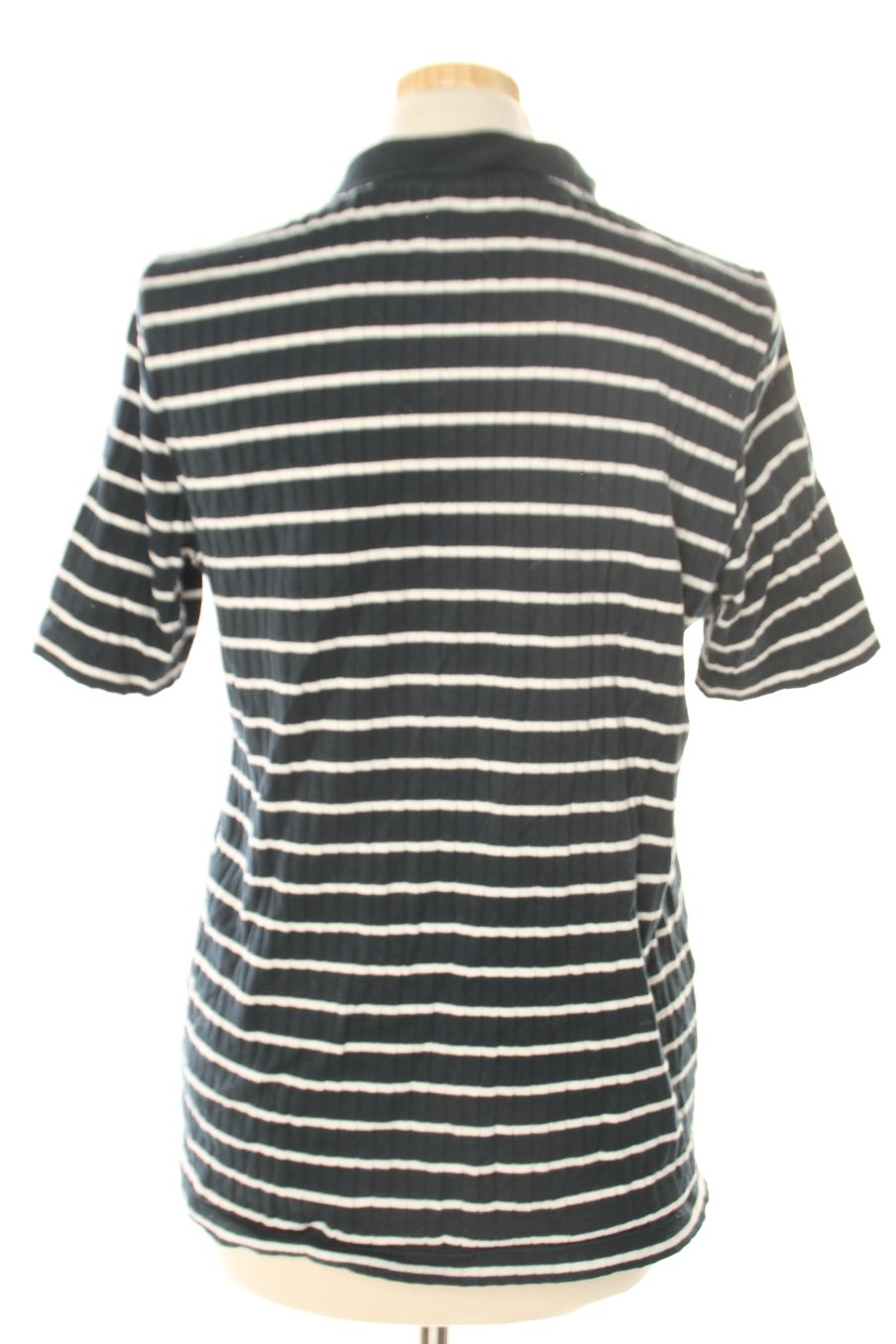 Polo Uniqlo de la taille L, de couleur rayures