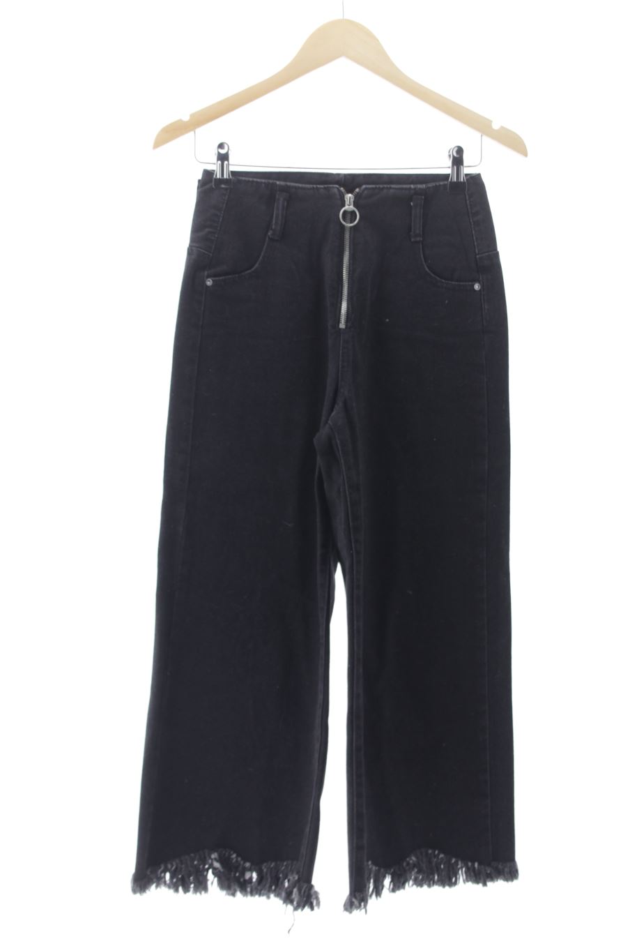 Jeans Zara de la taille 32, de couleur noir de denim