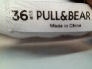 Jeans Pull & Bear de la taille 36, de couleur blanc de denim