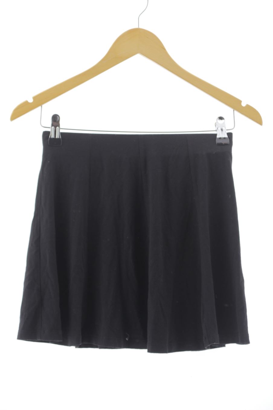 Falda de Pull & Bear de la talla S, de color negro