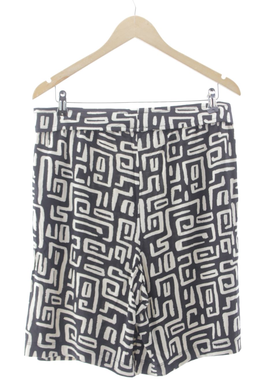 Shorts C&A de la taille L, de couleur rayures