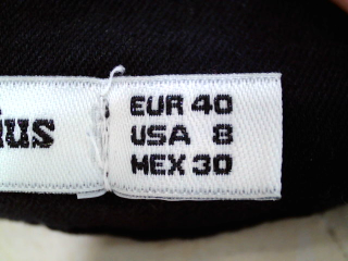 Jeans Stradivarius de la taille 40, de couleur noir de denim