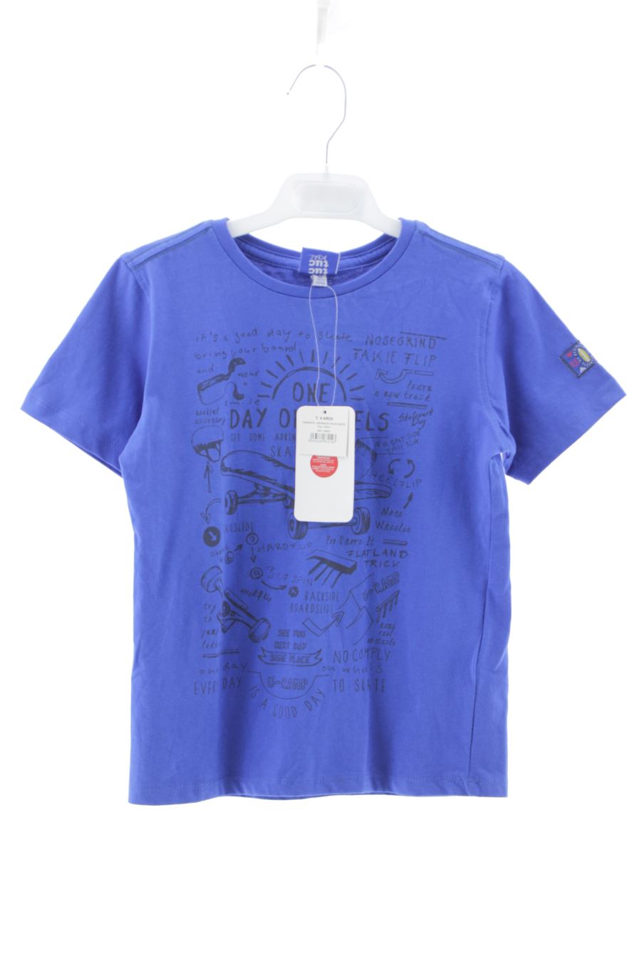 T-shirt Tuc Tuc de la taille 6 ans avec une étiquette