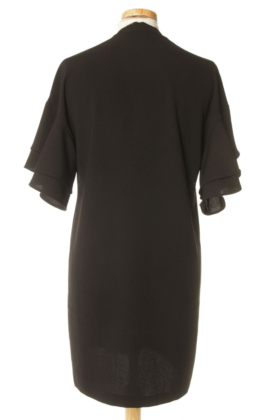 Vestido casual de Zara de la talla XS, de color negro