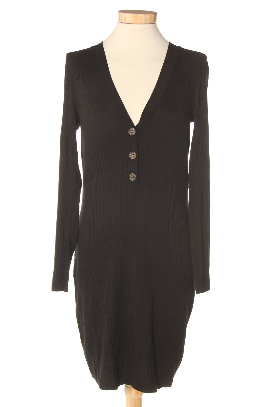 Robe casual Pull & Bear de la taille L, de couleur noir
