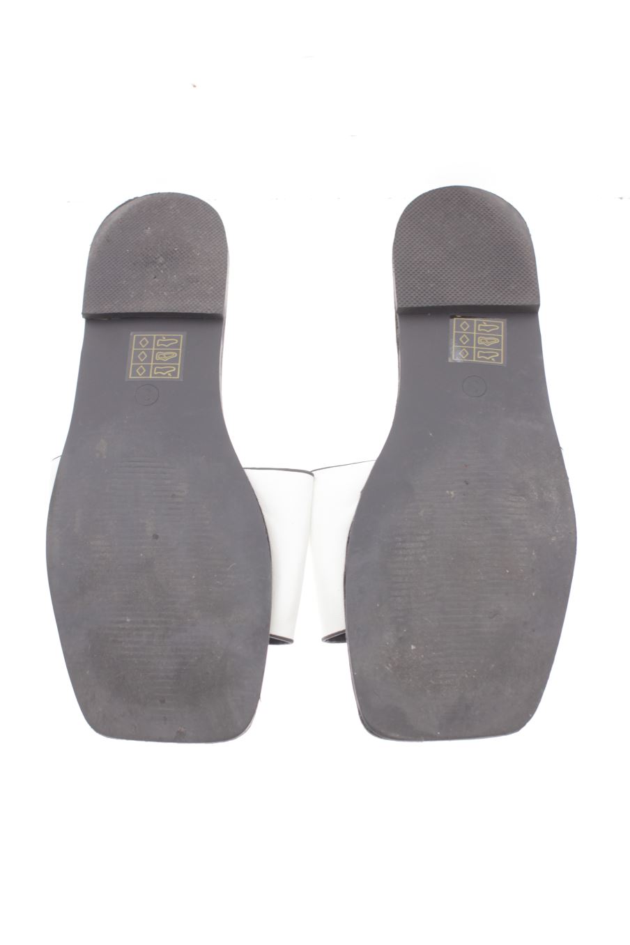 Sandalias planas de PRETTYLITTLETHING de la talla 37, de color blanco de