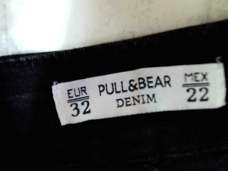 Jeans Pull & Bear de la taille 32, de couleur noir de denim