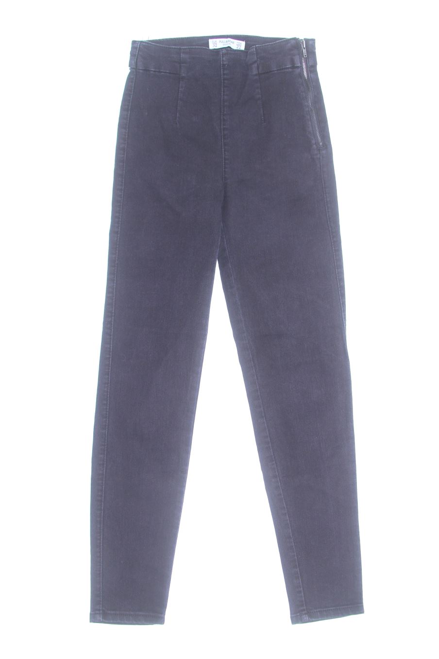 Jeans Pull & Bear de la taille 32, de couleur noir de denim