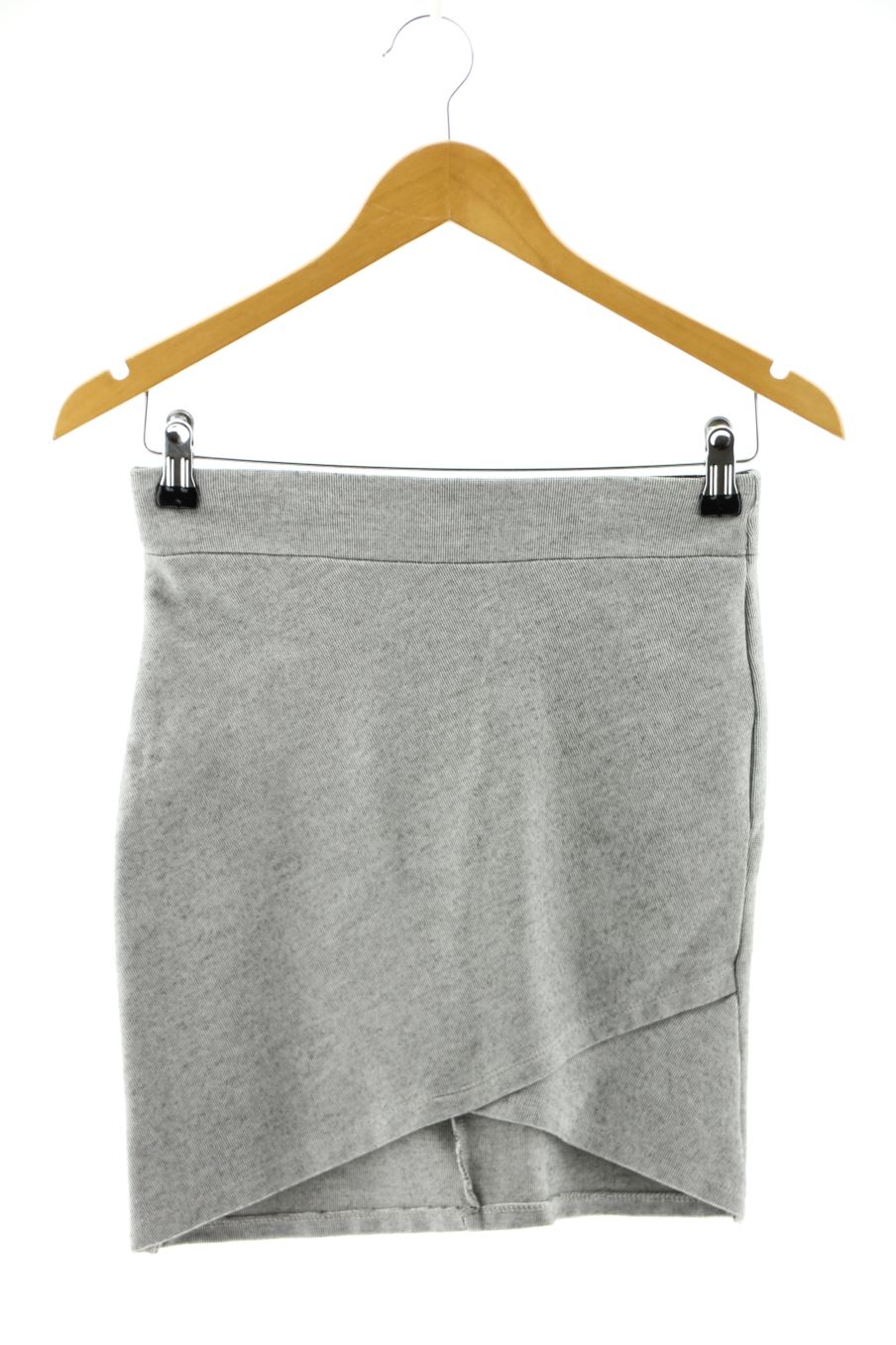 Falda de Stradivarius de la talla M, de color gris