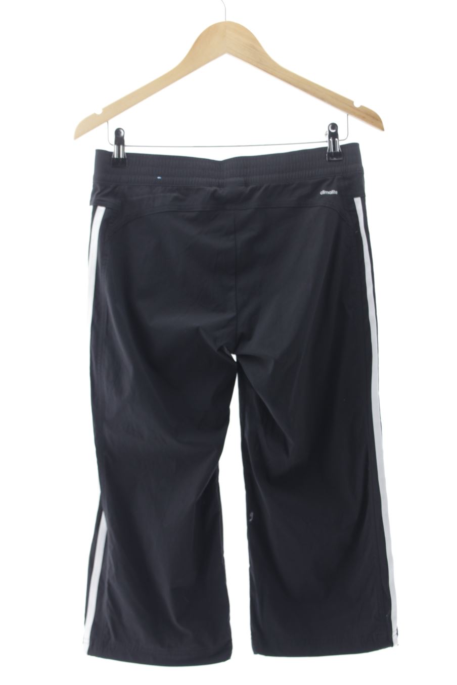 Pantalon corto de deporte de Adidas de la talla 34, de color negro