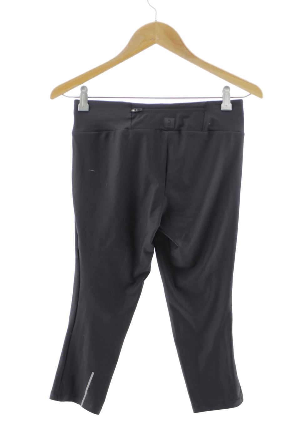 Pantalones cortos de deporte de Decathlon de la talla M, de color negro