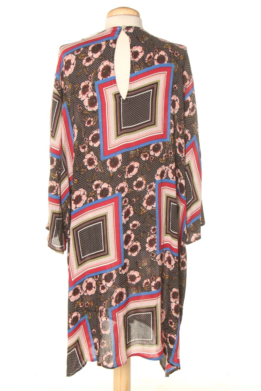 Vestido casual de Venca de la talla SUPER XXL de color estampado