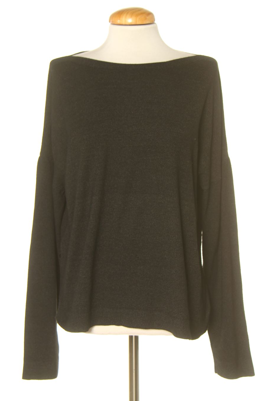 Pull candela y manuela de la taille M, de couleur noir