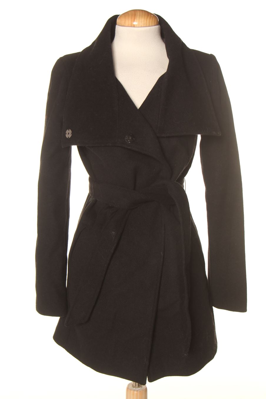 Manteau Bershka de la taille S, de couleur noir