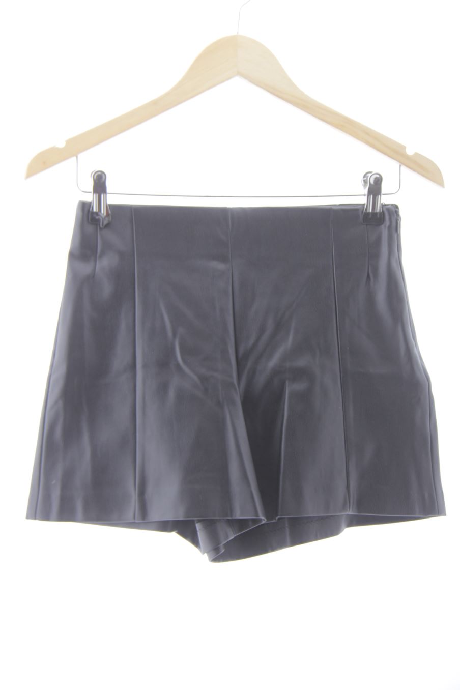 Pantalón corto de Zara de la talla XS, de color negro de sintético