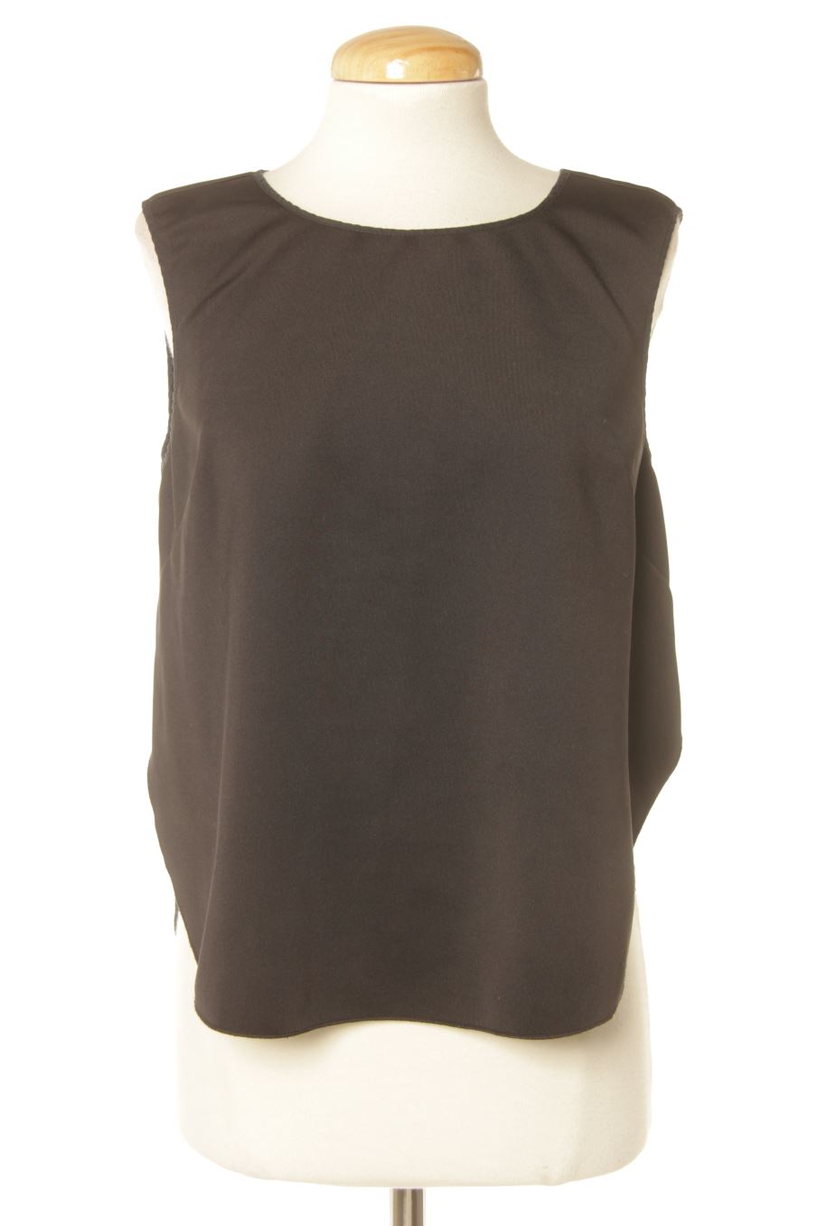 Top Monoprix de la taille 38, de couleur noir