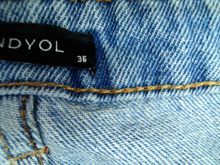 Jeans von TRENDYOL Größe 36, Farbe Blau, aus Jeanskleidung für